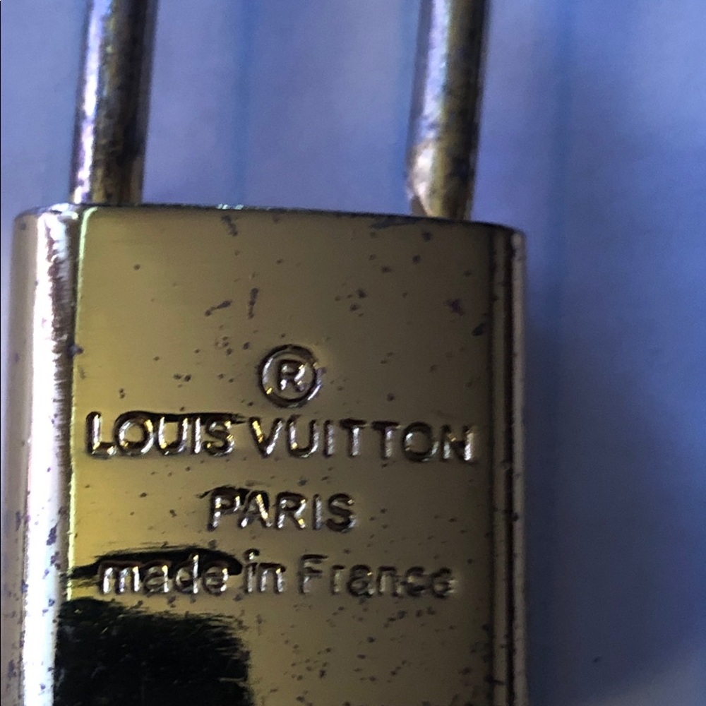 Louis Vuitton Gold Padlock and Key Keychain Set - Picture 2 of 9